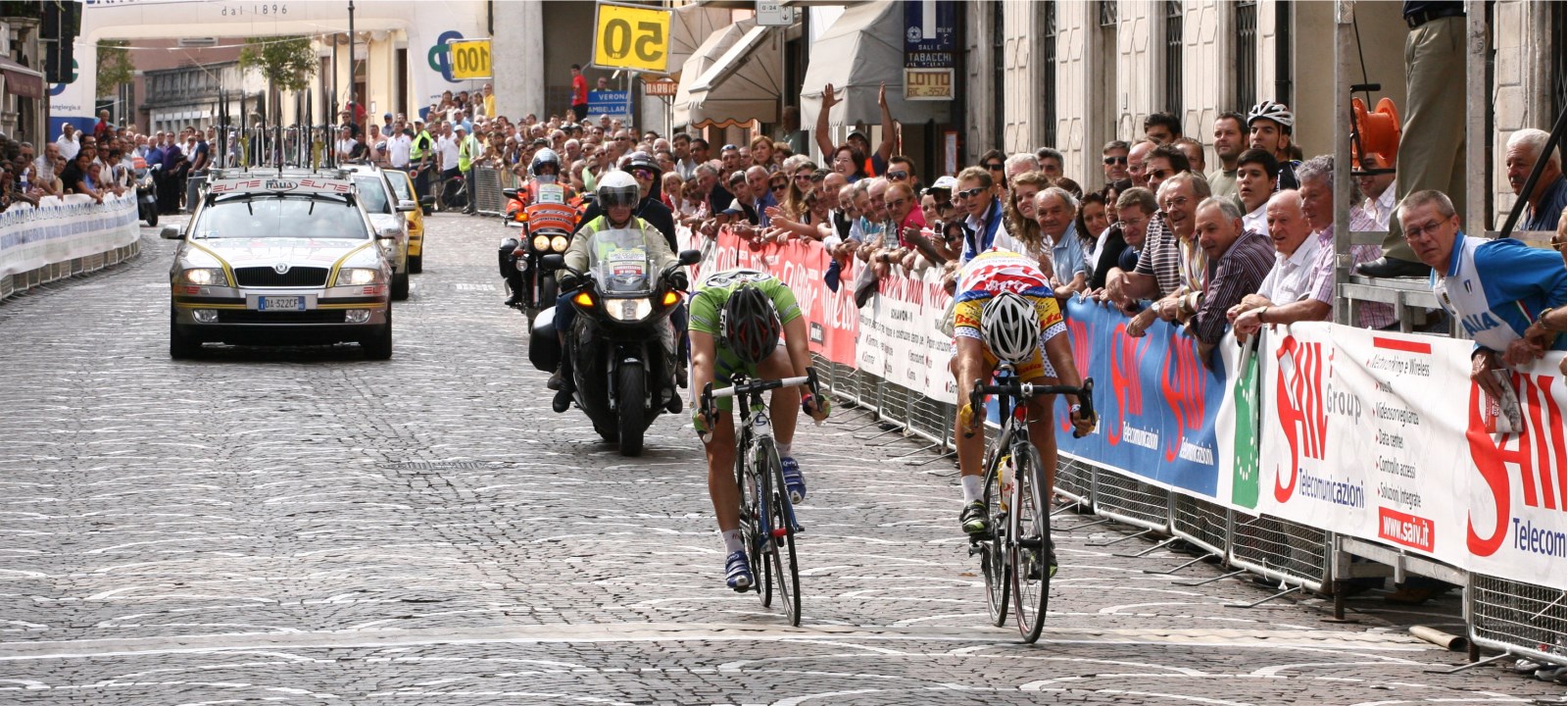sprint vincente di Thomas Tiozzo al Giro del Veneto